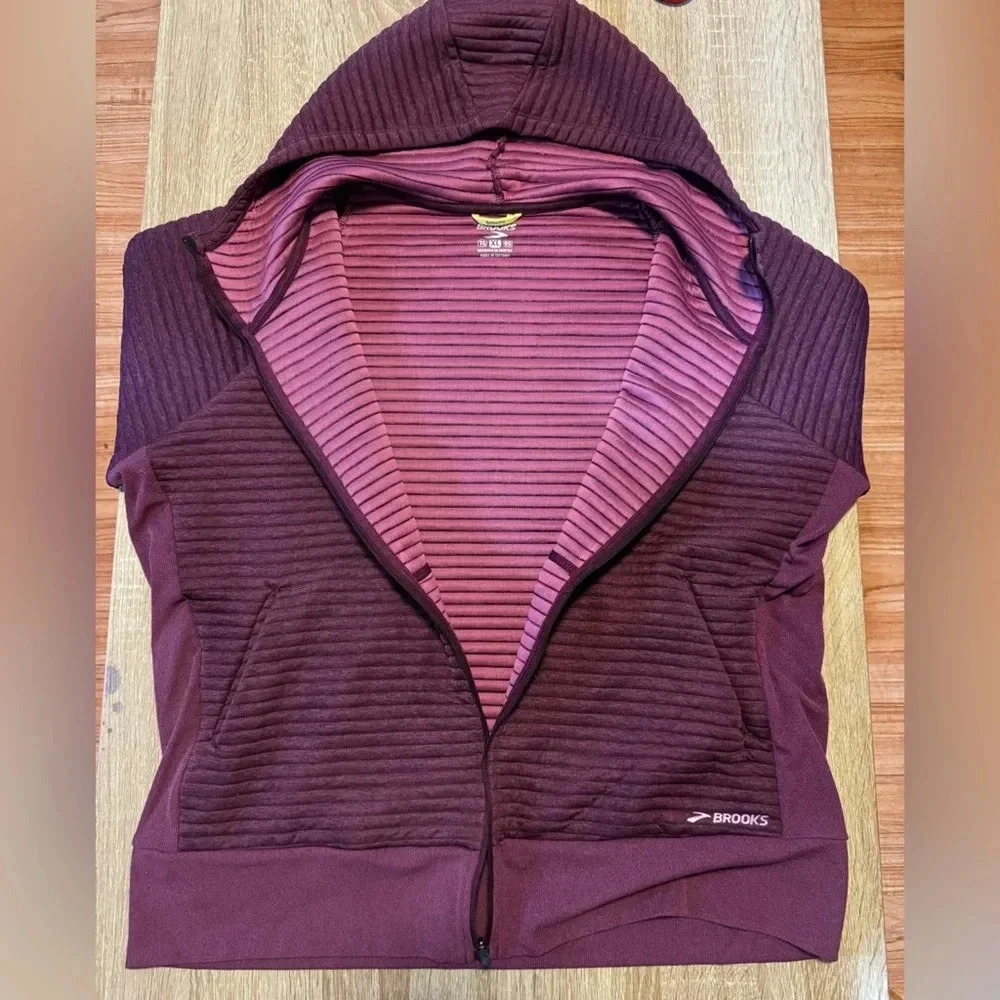 Brooks Fly-By Hoodie